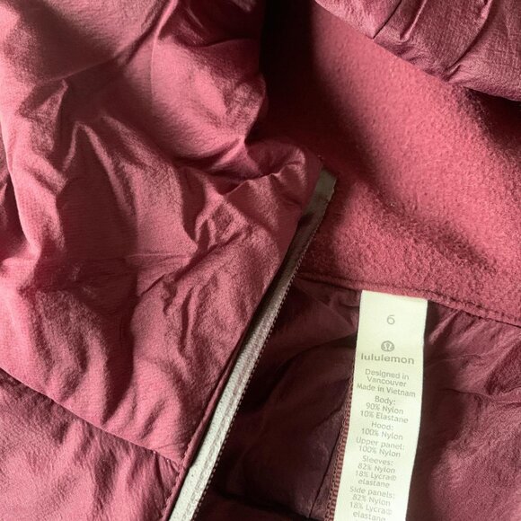 Lululemon Down For It All Jacket XS Burgundy Merlot Hooded Lightweight Warm - Picture 4 of 8